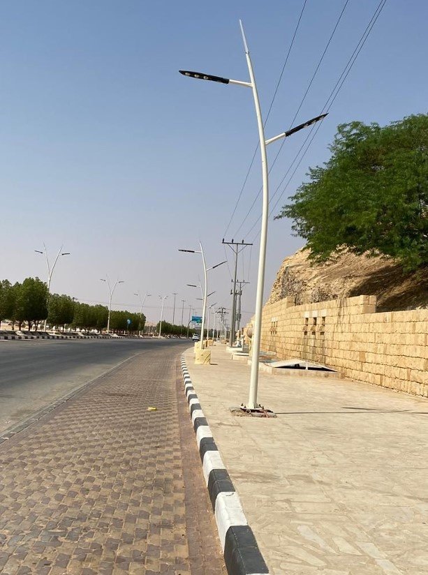أعمدة طريق 17